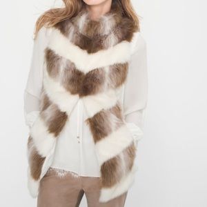 {WHBM} White House Black Market | Chevron Stripe Faux Fur Vest Jacket Ecru (S)